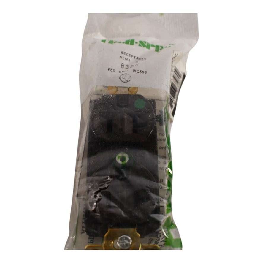 NEW Bryant 8300 Receptacle Nema 5-20