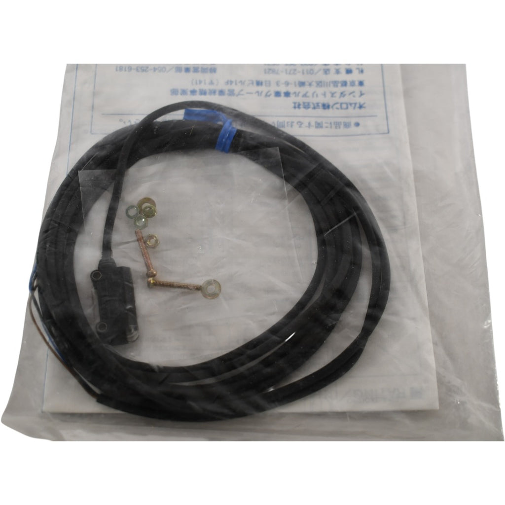 NEW Omron E3T-SL12 2M Photoelectric Sensor Built-in Amplifier, Ultra-Compact Ultra-Thin, E3T