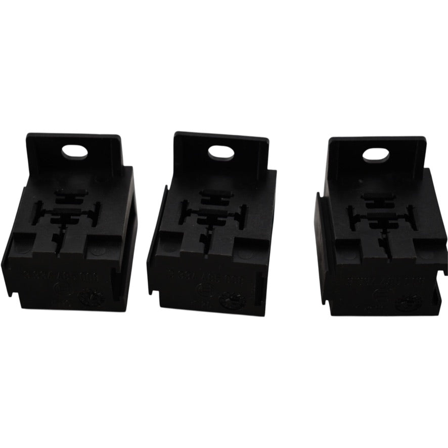 Lot of 3 NEW AMP 3 334 485 008 Relay Sockets & Hardware SNAP-IN CONN