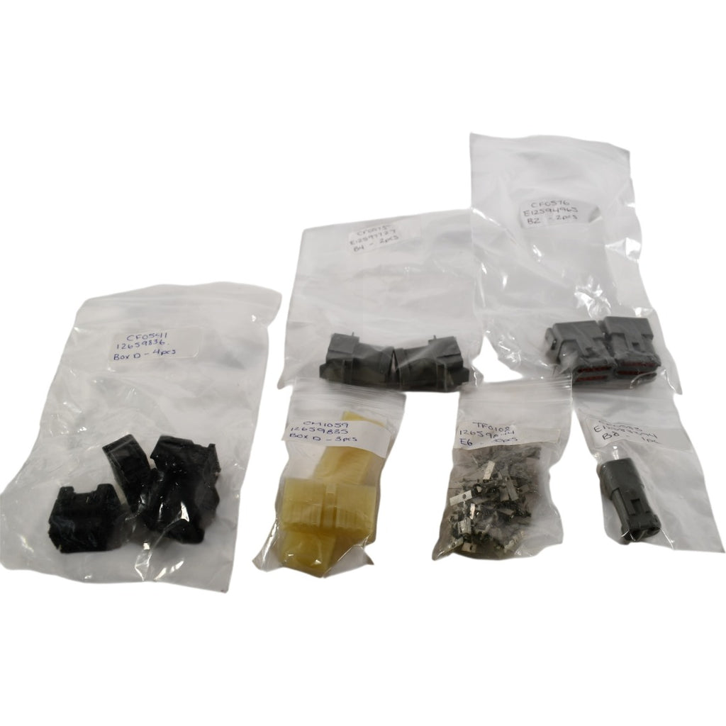 Lot of NEW Hitachi Electrical Plug Connector Housing Parts