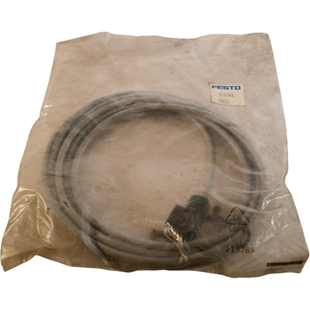 NEW Festo KMEB-1-24-2.5-LED 151688 Plug Socket 2.5m Cable 24V 3-Pin
