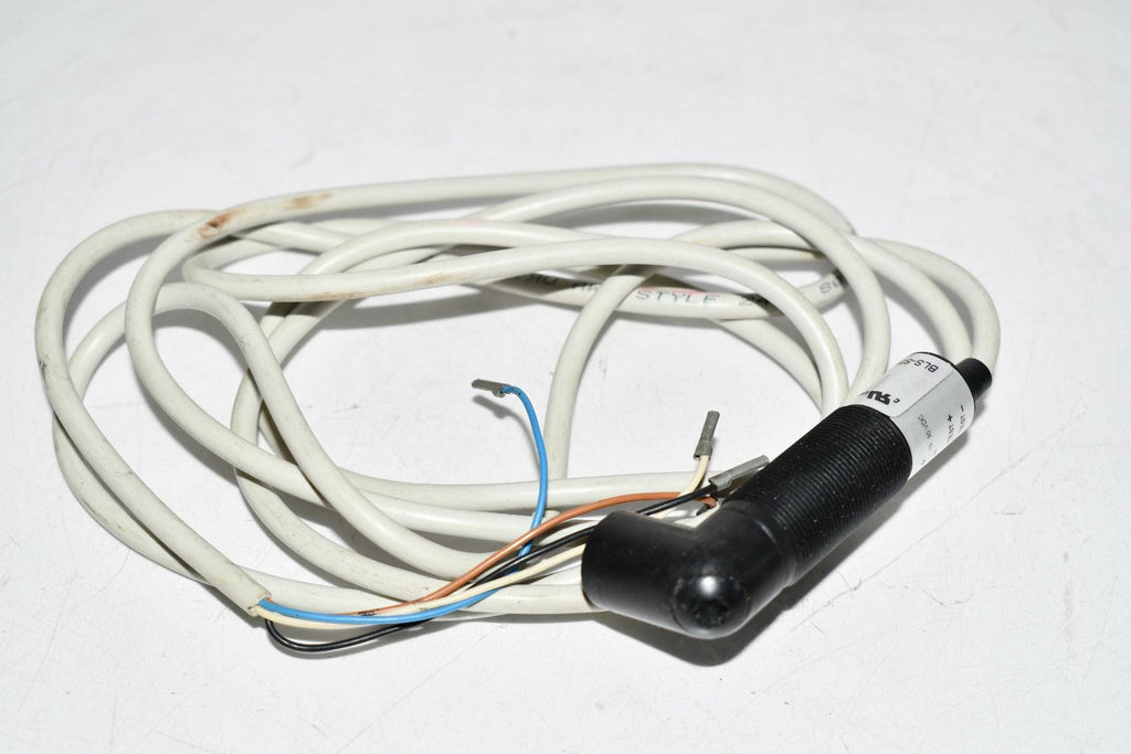 Balluff BLS-S5-5-G8-05 Datasensor Optical Sensor 10-30 vdc