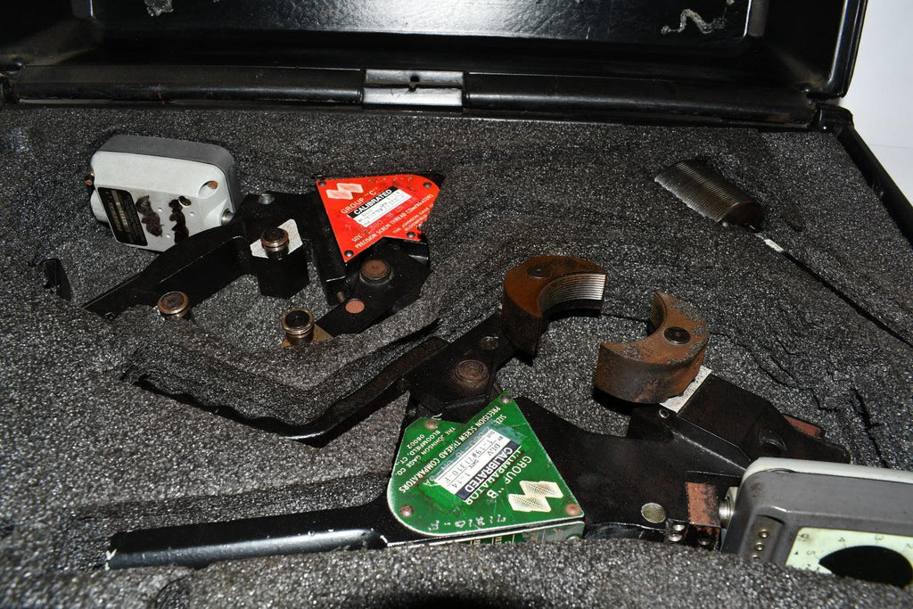 Johnson Gage 2.360-18 UN-3A Digital External Thread Gaging Comparator Inspection System