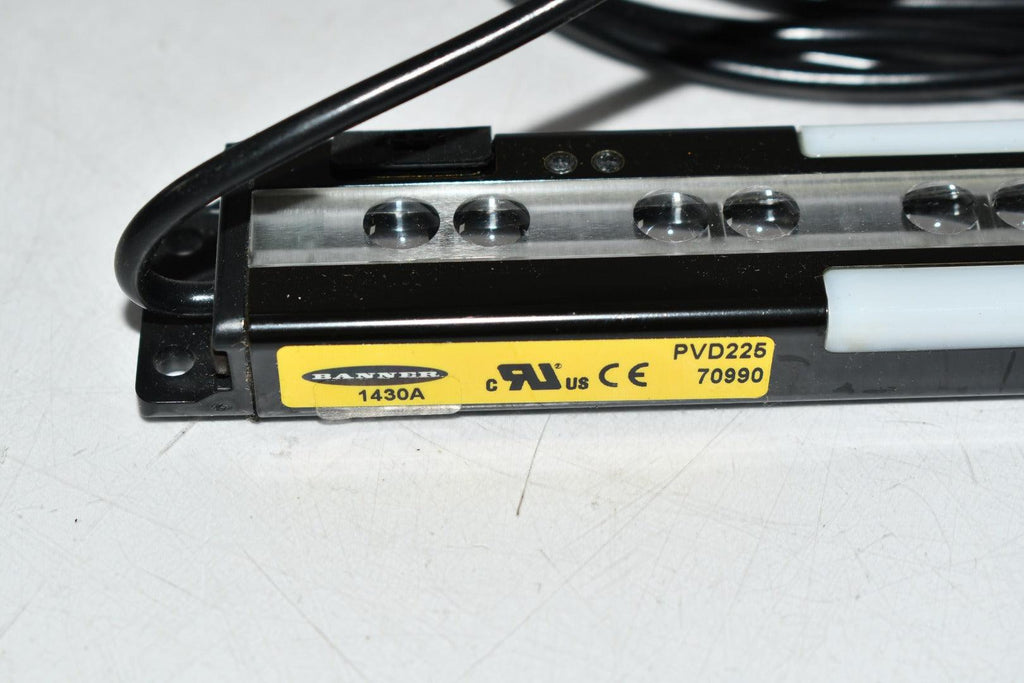 NEW Banner Engineering PVD225 SENSOR, PART VERIFICATION, VISIBLE RED, RANGE 225MM, 8 BEAMS, 2M CABLE