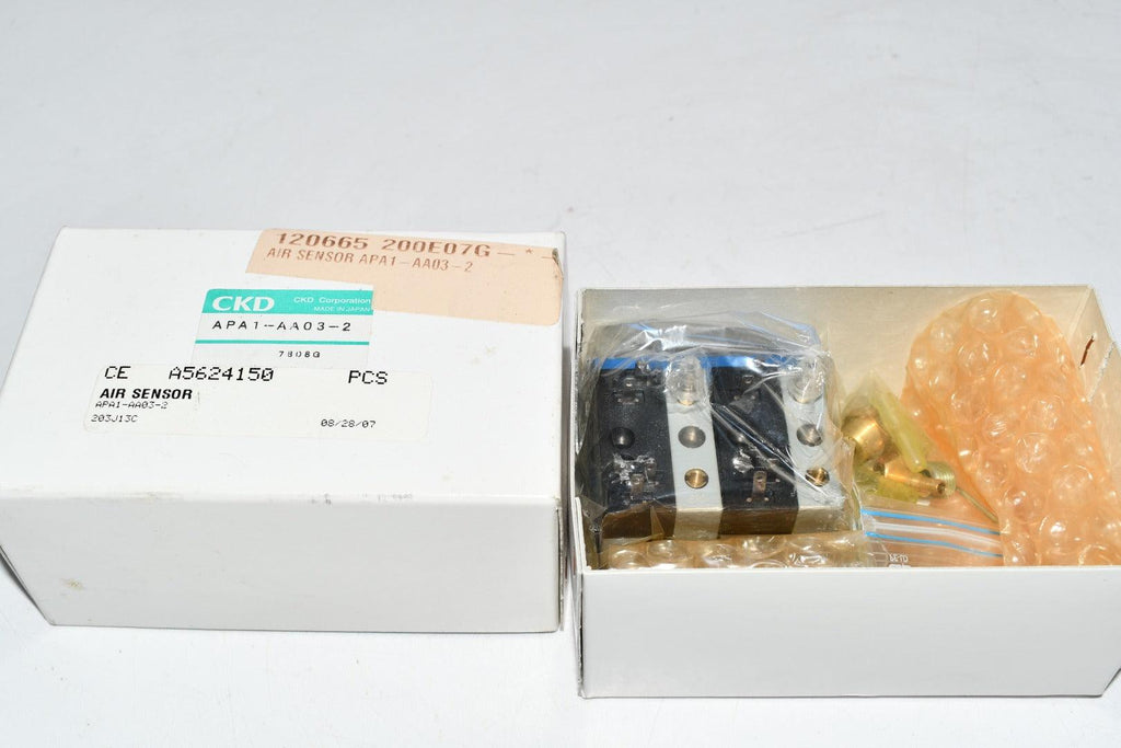 NEW CKD APA1-AA03-2 Air Sensor 50v 5w