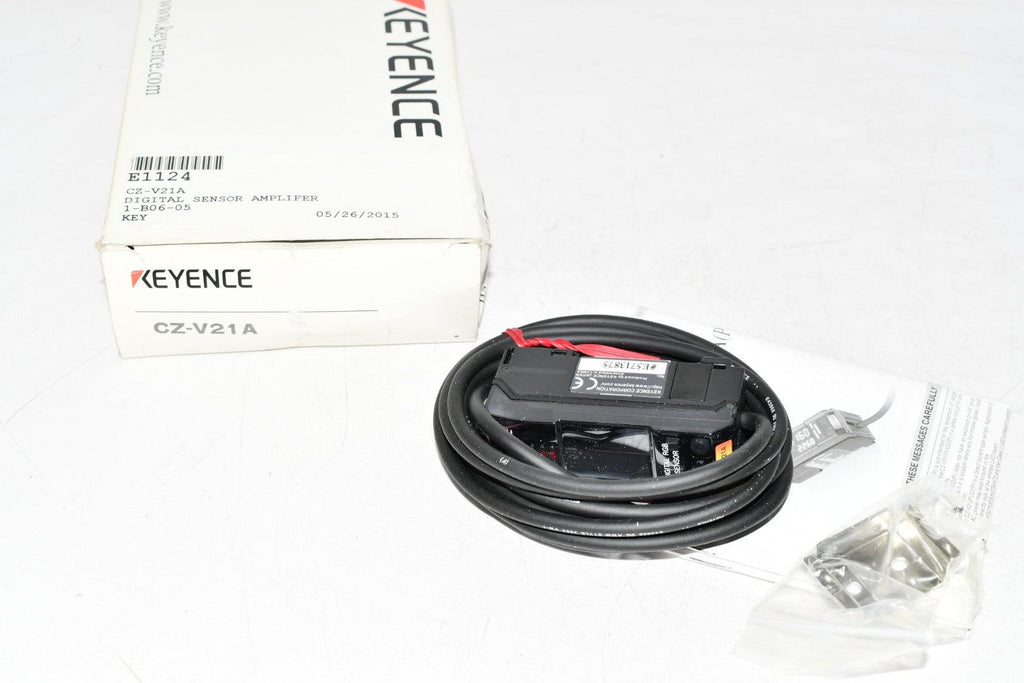 NEW Keyence CZ-V21A Amplifier Unit, Main Unit, NPN