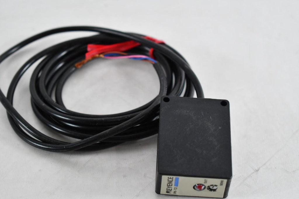 NEW Keyence PK-72 DISTANCE-SPECIFIC PHOTOELECTRIC SENSOR PK72