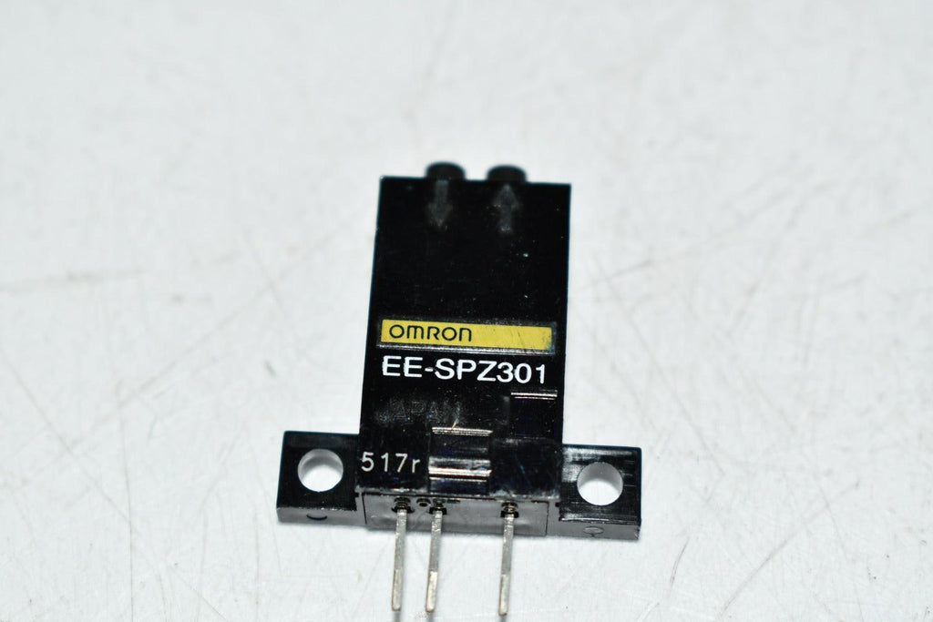 NEW Omron EE-SPZ301 SENSOR, DIFFUSE, 200MM Range