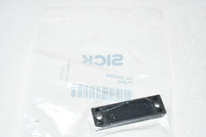 NEW SICK PL20B 5323990 REFLECTOR RECTANGULAR SCREW CONNECTION BLACK REAR COVER
