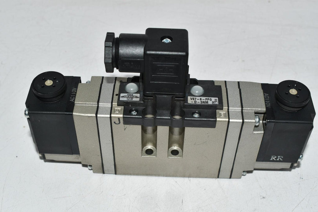 NEW SMC VS7-6-FPG-D-5NM 4/5 Port Solenoid Valve 110V