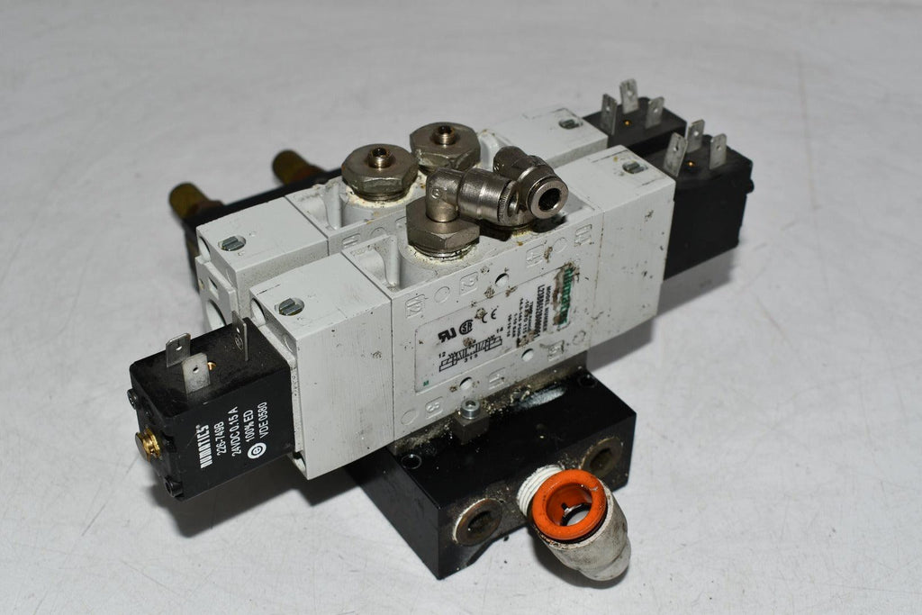 Numatics L23BB652B000061 Double Solenoid Valve W/ Manifold Block  226-749B 24VDC Coil