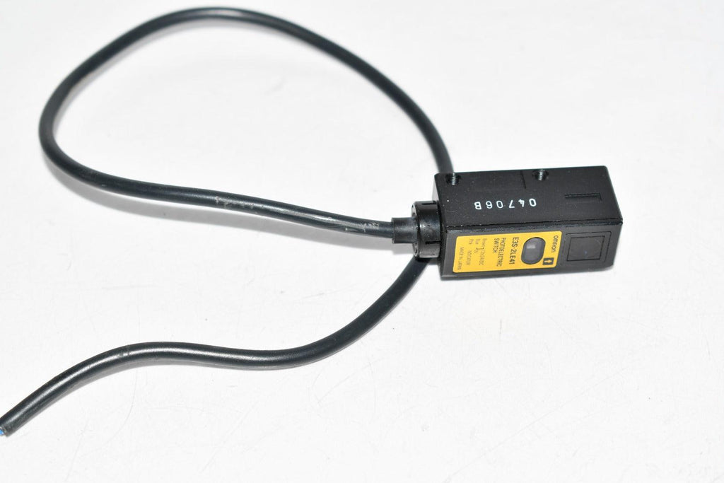 Omron E3S-2LE41 Photoelectric Sensors Light Source