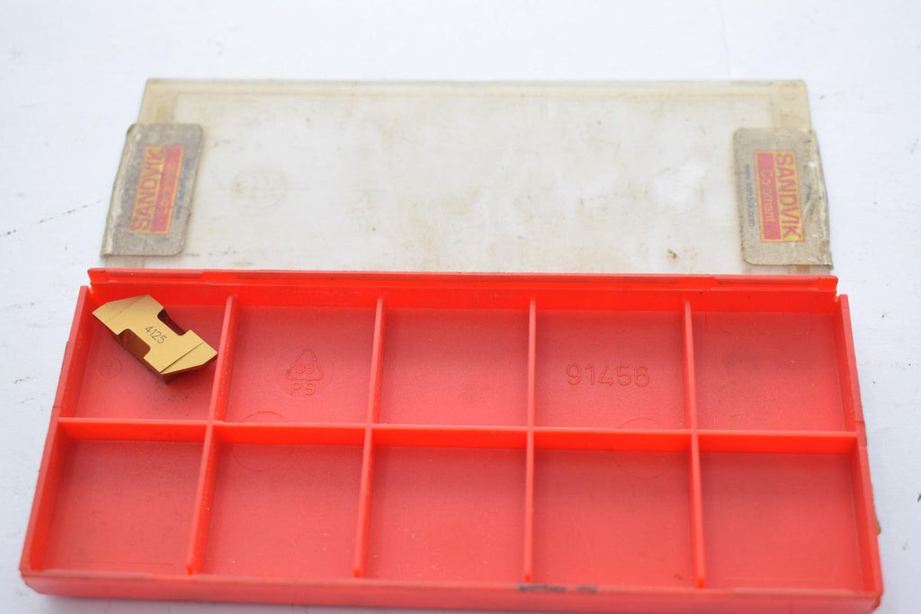 (1) NEW Sandvik TLG-3062L Grade 4125 Carbide Grooving Insert