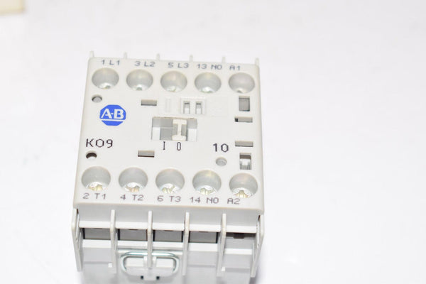 Allen-Bradley Contactor 3P Electronic Coil 100-C30ZJ00