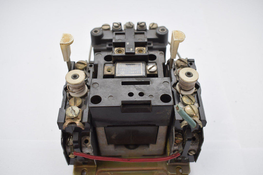 ALLEN BRADLEY 709-AOB  STARTER NEMA 3 PHASE SIZE 0 70A11 480V Coil 815-BOV4