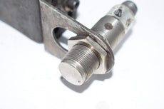 Allen-Bradley 871TM-DH5CP18-D4 Proximity Sensor With Bracket