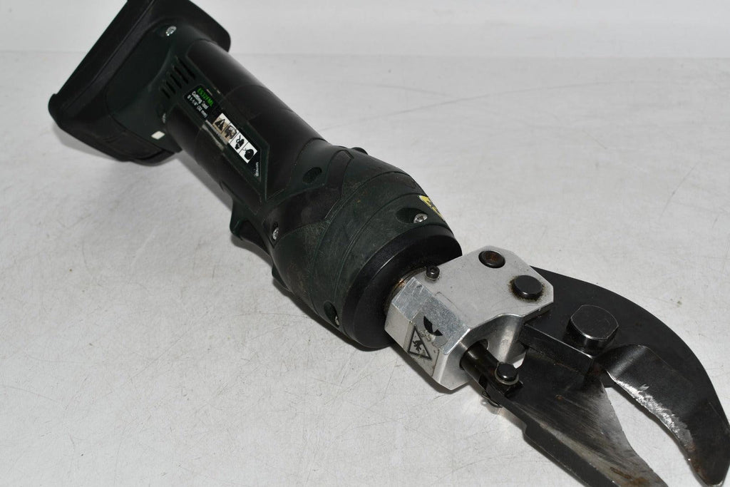 Greenlee ES32FML Battery Powered Wire Cutter 1-1/4'' Dia Cutting NO CHARGER