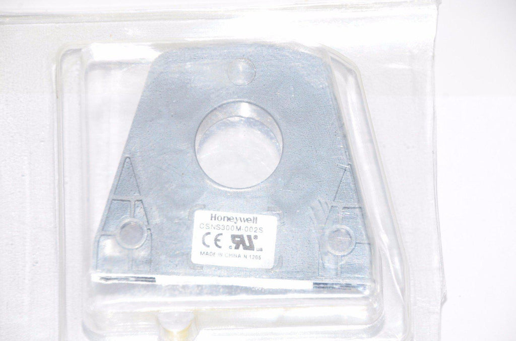 Honeywell CSNS300M-002S Closed Loop Current Sensor AC/DC Current 15V