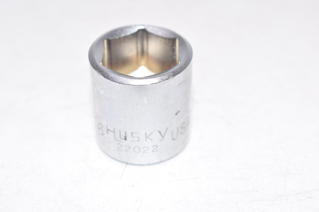 Husky 22022 6 Point Socket 11/16'' x 3/8'' Drive