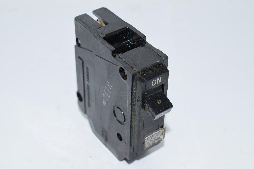 Lot of 2 GE General Electric 20 Amp Circuit Breakers HACR