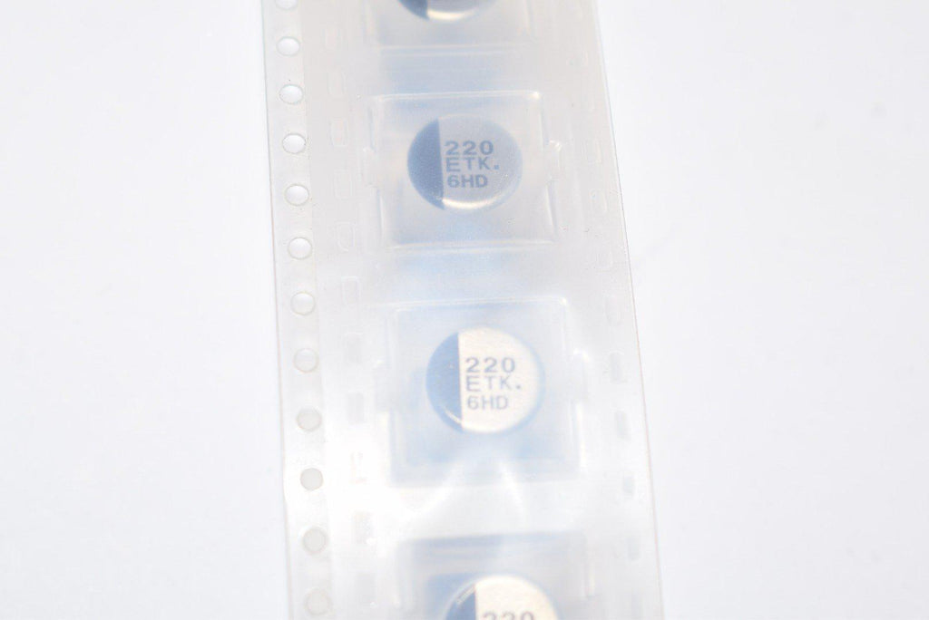 Lot of 25 NEW Panasonic Electronic Components EEE-TK1E221UP CAP ALUM 220UF 20% 25V SMD