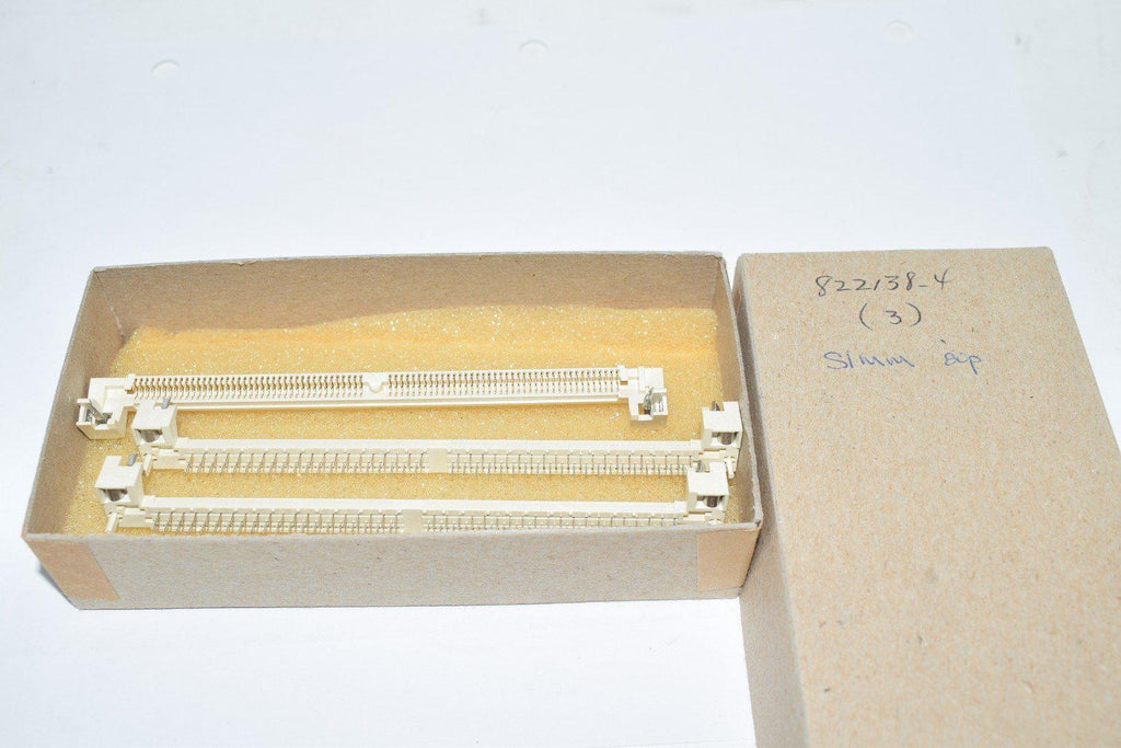Lot of 3 NEW TE Connectivity 822138-4 Connectors