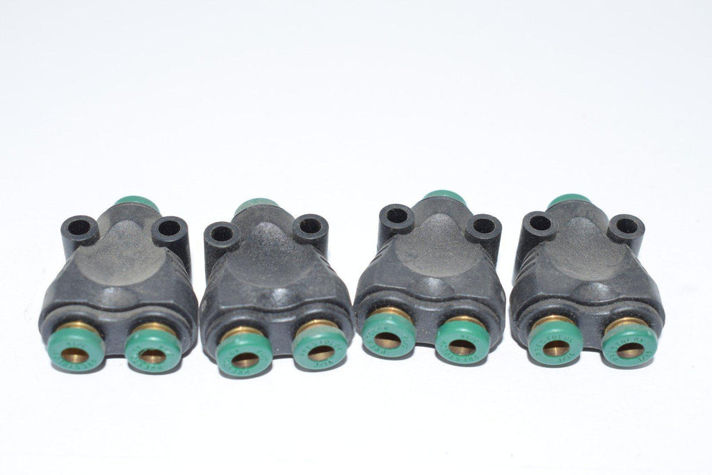 Lot of 4 NEW Parker Prestolok 3/16 Push to Connect Fittings
