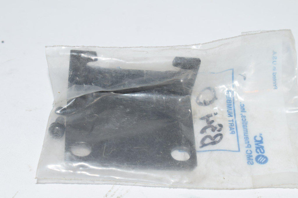 Lot of 4 NEW SMC B34-0 Mounting Bracket