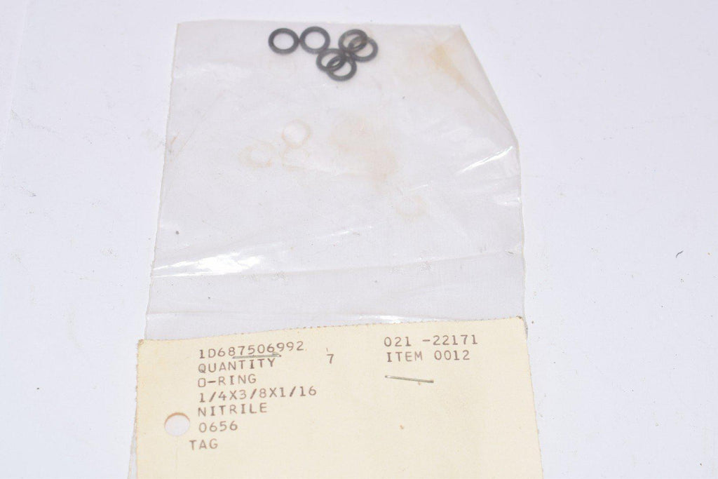 Lot of 7 NEW Fisher Parts, Part: 1D687506992, O-Rings