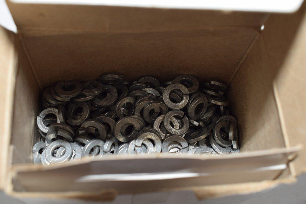 Lot of Approx. 750 NEW 1/4'' Reg Split ZN Lockwashers 25NREGZ