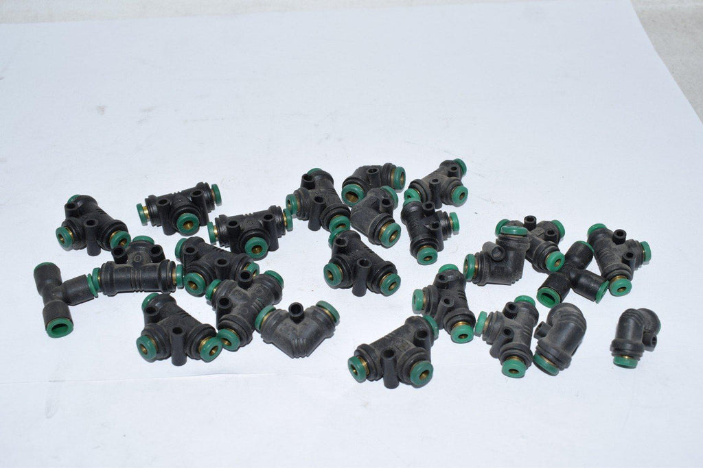 Mixed lot of Parker Prestolok Fittings Tee & 90 deg.