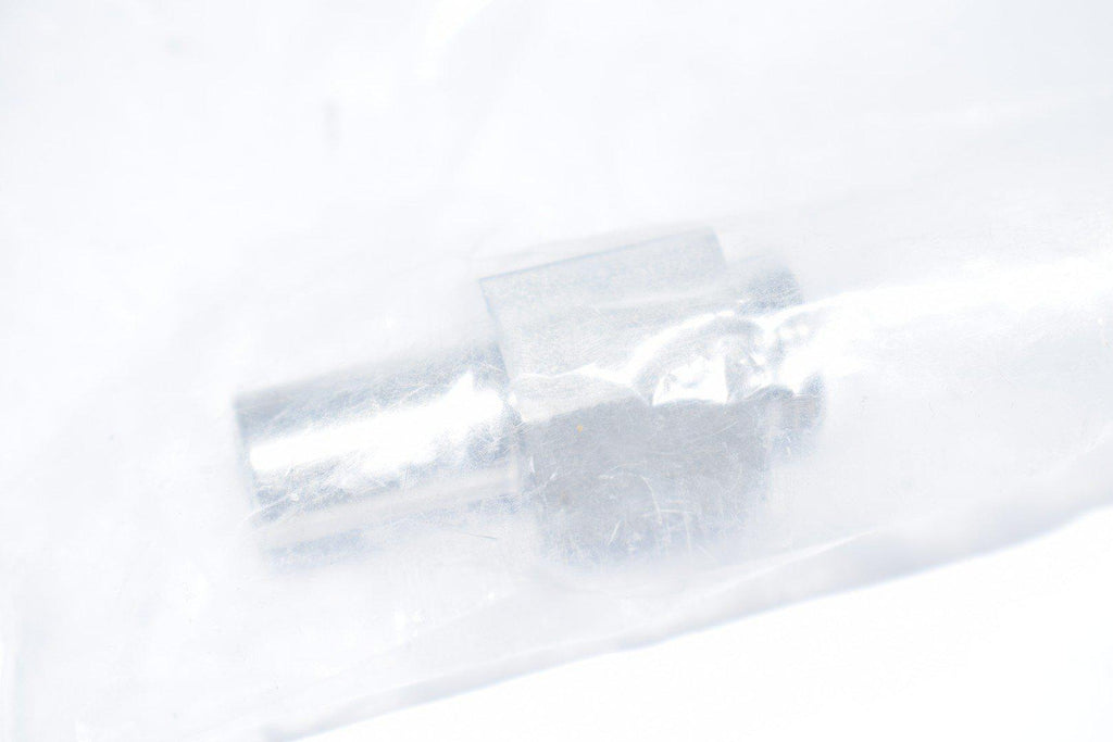 NEW 70500 KE 5054364 Tube Short 1/2 tube x 3/8 MNPT Connector