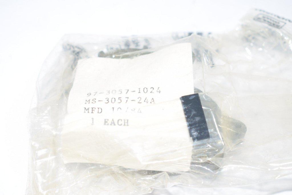 NEW Amphenol 97-3057-1024 Circular MIL Spec Strain Reliefs & Adapters Cable Clamp MS3057A Size 36