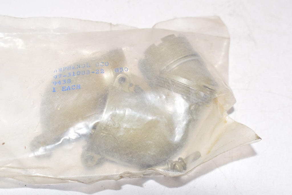NEW Amphenol 97-3108B-22 850 CONNECTOR PLUG