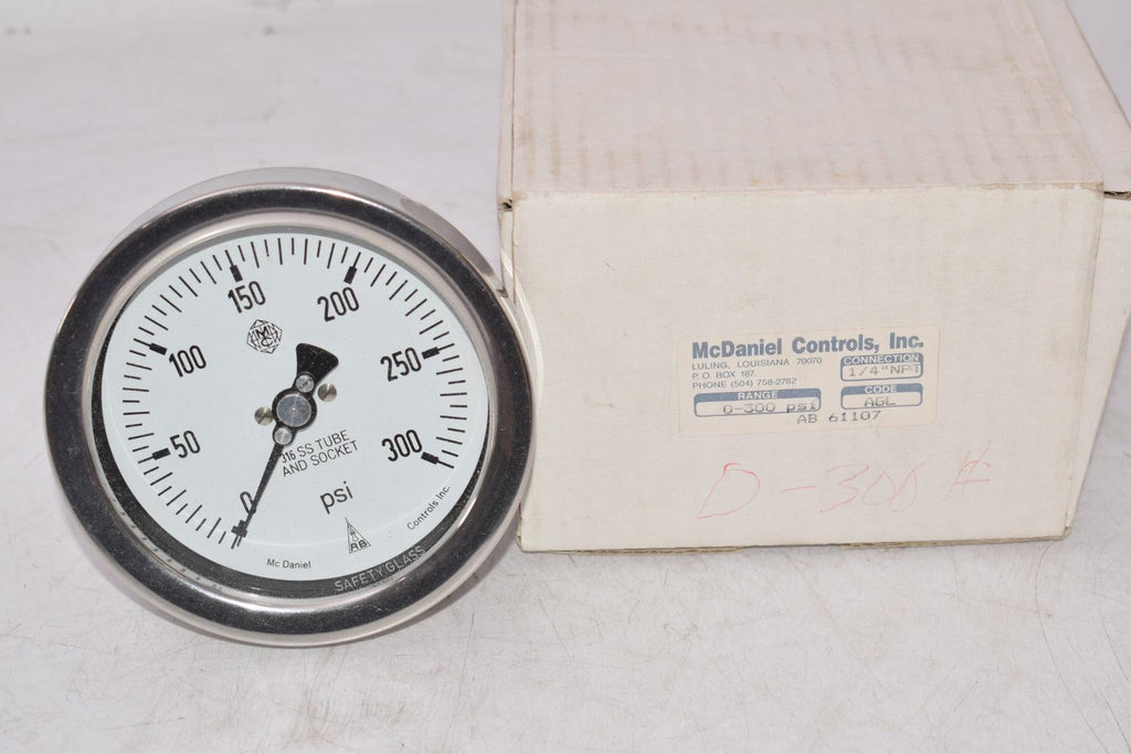 NEW McDaniel Controls AB61107 AGL 0-300 PSI Pressure Gauge 1/4'' NPT AB 6107