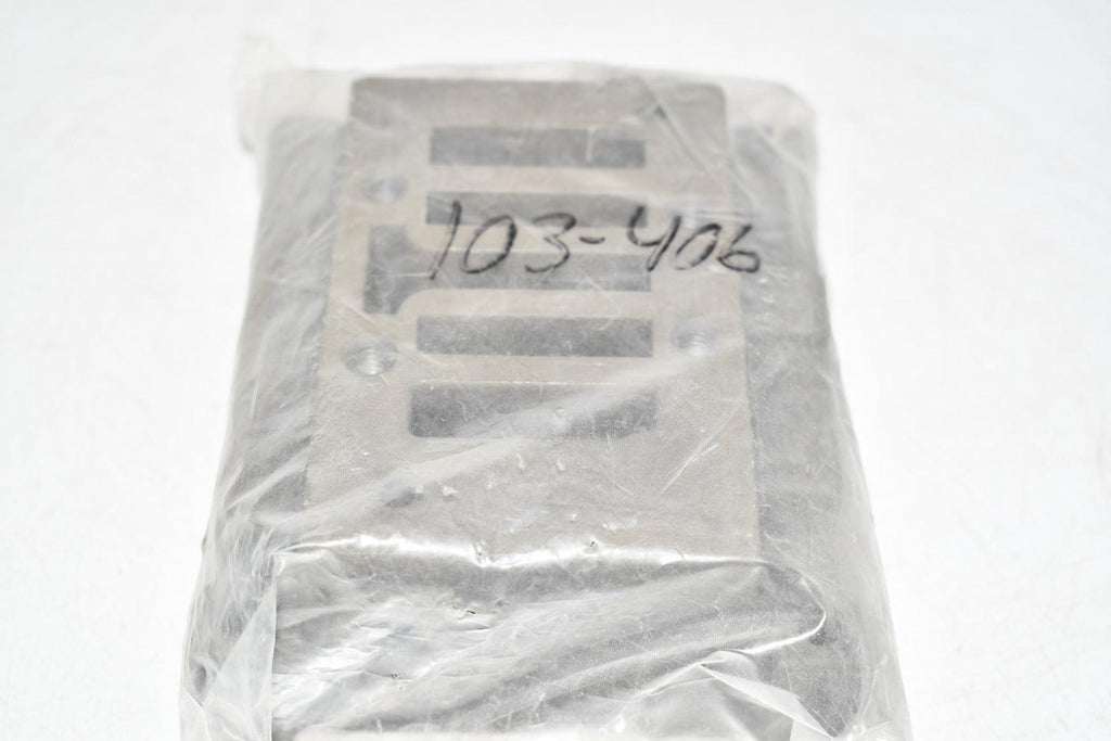 NEW Numatics 103-406 Pneumatic Valve Manifold Base