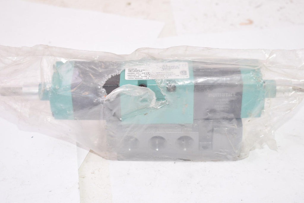 NEW NUMATICS 153SS43AK011Z30 Dual Coil Solenoid Valve W, Base