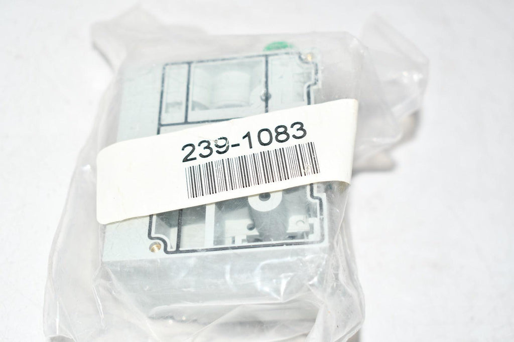 NEW Numatics 239-1083 Pneumatic Solenoid Valve End Plate Kit 2002