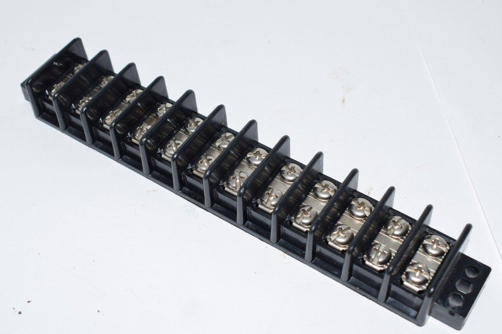 NEW SUNS 600V 30A Terminal Block