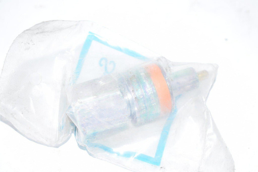 NEW SWAGELOK QC8 Key 2 BRASS QUICK CONNECT STEM FITTING Orange