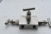 NEW Swagelok SS-V3NBF8 Stainless Steel 3-Valve Instrument Manifold 1/2''