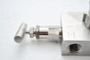 NEW Swagelok SS-V3NBF8 Stainless Steel 3-Valve Instrument Manifold 1/2''