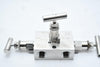 NEW Swagelok SS-V3NBF8 Stainless Steel 3-Valve Instrument Manifold 1/2''