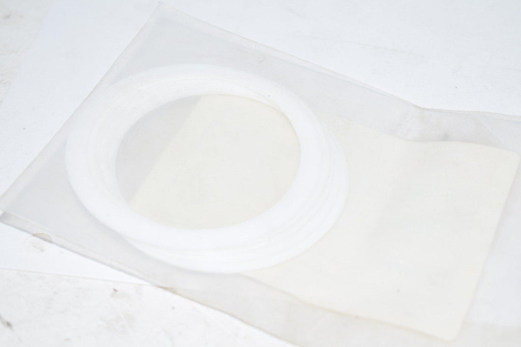 Pack of 6 NEW Flowserve 001886.925.000 Gasket Nonmetallic 3.00 x 2.50 x 0.03 Thick