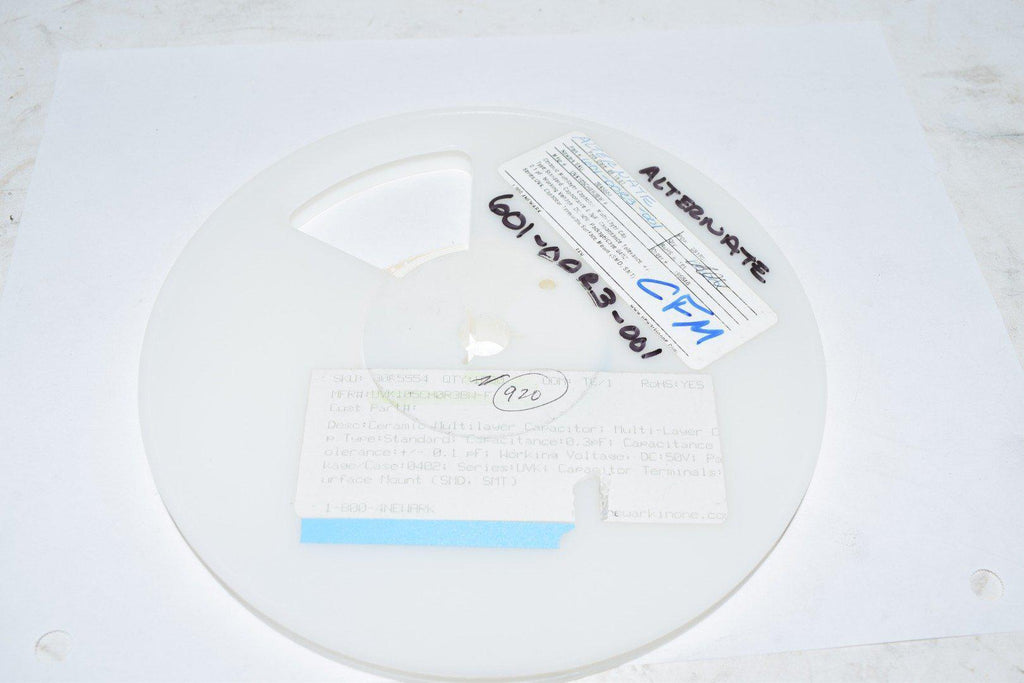Reel of 920 NEW Taiyo Yuden UVK105CH0R3BW-F 0.3pF �0.1pF 50V Ceramic Capacitor C0H 0402 (1005 Metric)