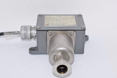 United Electric Controls UE Type J6 14398 Chamber Pressure Switch