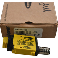 NEW Banner Engineering SM312LVAGQD Photoelectric Sensor, Polarized, 2m, 10-30VDC