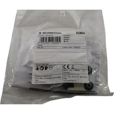 NEW Schmersal 131013775 Actuator Key Straight Moveable Guards TZCO