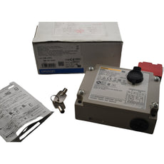 NEW Omron D4BL2DRA Guard Lock Safety Door Switch 24VDC Solenoid 2NC 1NC G1/2