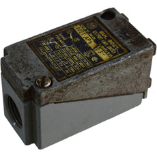 Allen Bradley 802T-AP Oiltight Limit Switch 120-600VAC 10A 2-Circuit Series F
